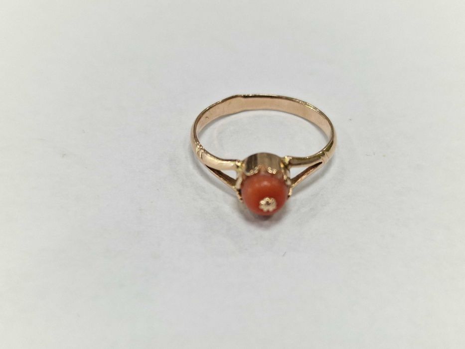 Złoty pierścionek/ 583/ 2.11 gram/ R14/ Koral/ ZSRR od 1958 roku