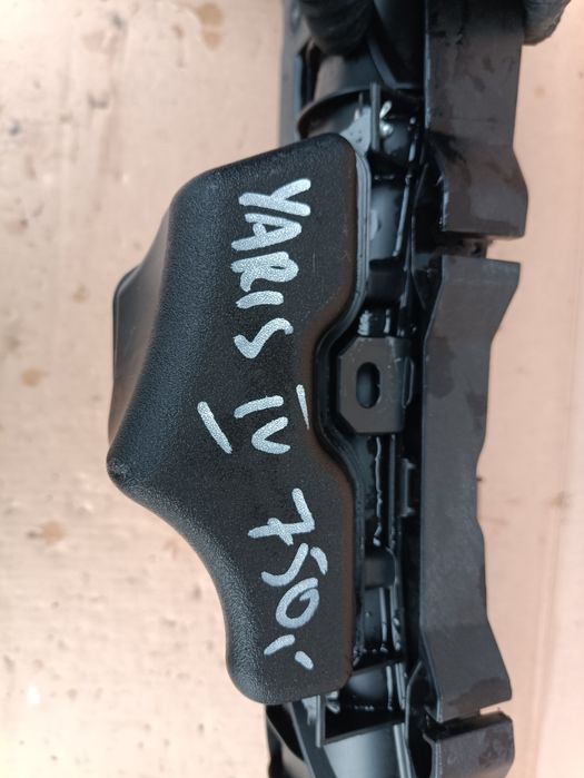 Toyota Yaris IV 4 20- pas przedni wzmocnienie czołowe wlot do filtra p