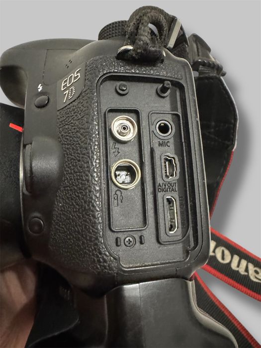 Canon EOS 7D + Tamron 17-50mm f2.8 XR Di II VC + Grip