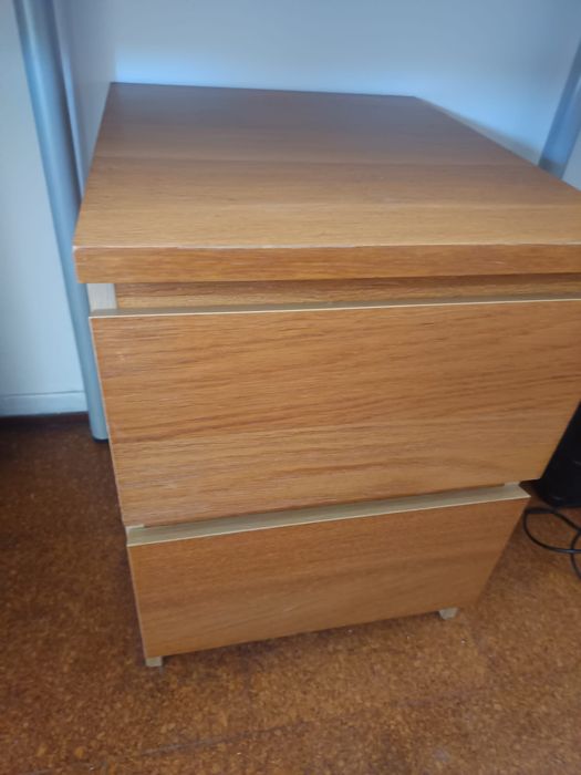Mesa de cabeceira IKEA