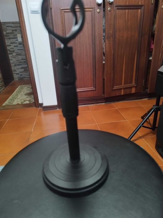 Suporte Microfone de mesa a Estrear