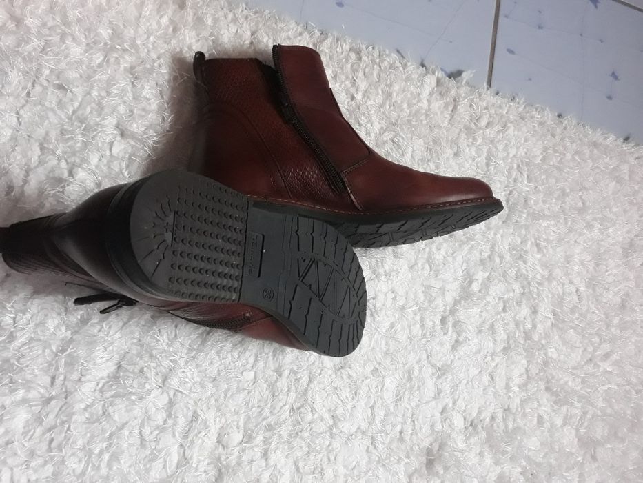 Skórzane trzewiczki damskie TAMARIS.