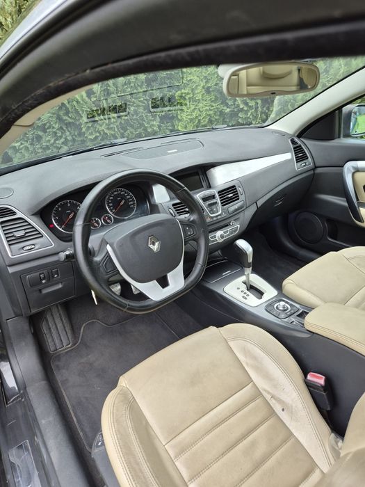 Laguna 3,0V6 235KM, 4CONTROL