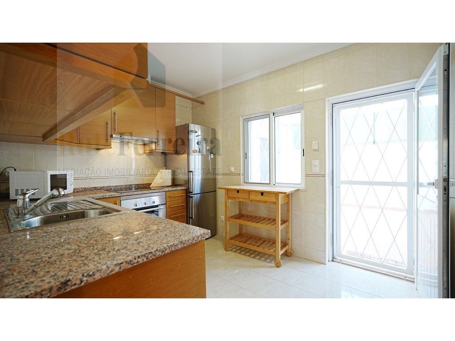 Moradia T2 Com Vista Mar | Terraços | A 170 M Da Praia