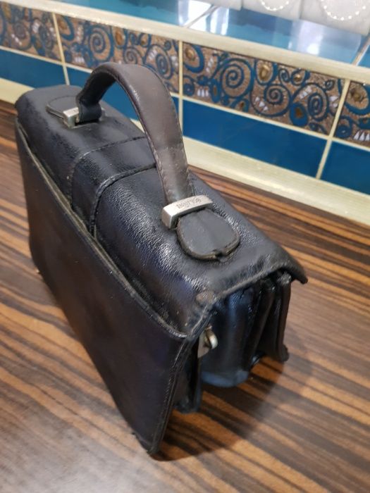Сумка мужская барсетка б/у (под мелкий ремонт).