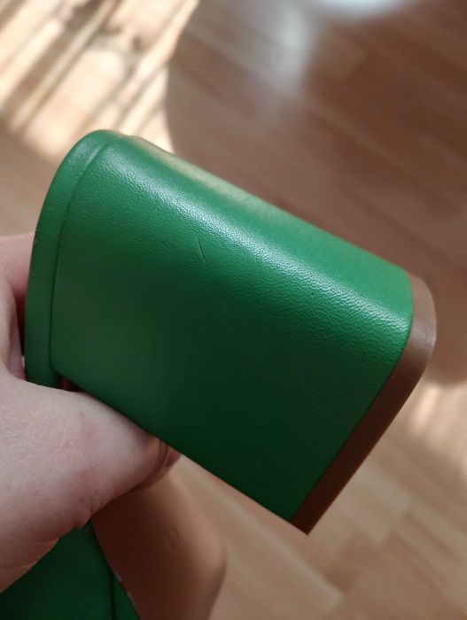 Nowe Skórzane klapki na słupku 39,5