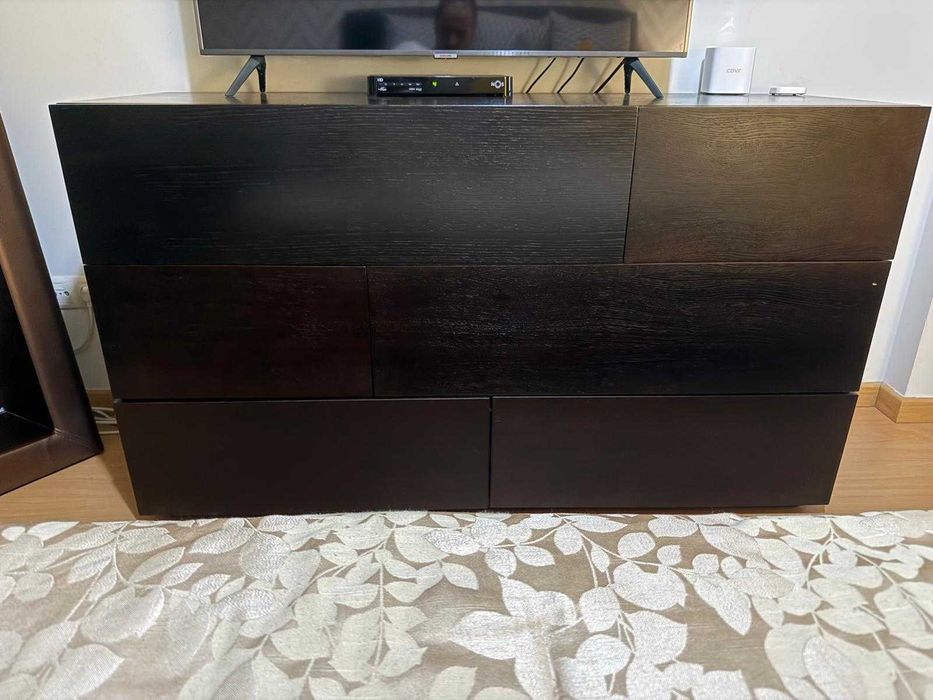 Quarto Casal completo - Cama - Estrado - Cómoda - Mesa de Cabeceira