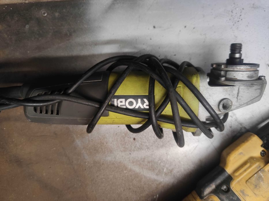 Szlifierka kątowa RYOBI 230V 750W