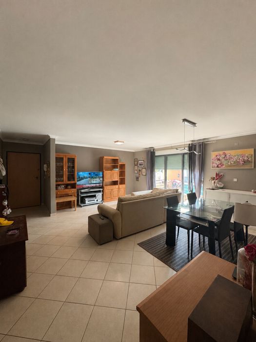 Apartamento T3 com Suíte, Varanda, Garagem e Arrecadação | Quinta do Anjo
