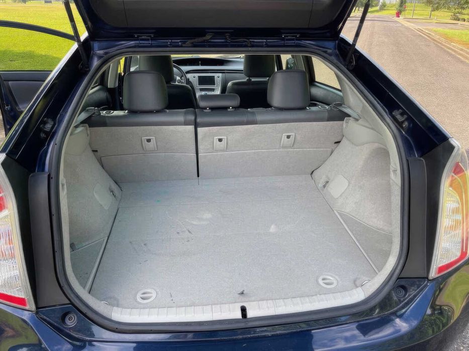 Toyota Prius Four      2014
