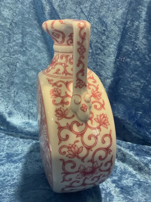 Garrafa vista alegre porcelana alt 23 cm ,anúncios abaixo