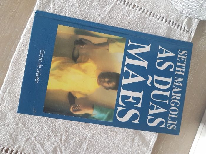 Livro "As Duas Mães"