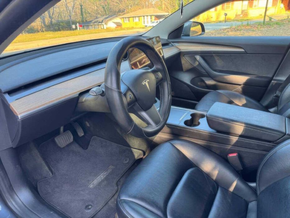 Tesla Model 3 Long Range      2022