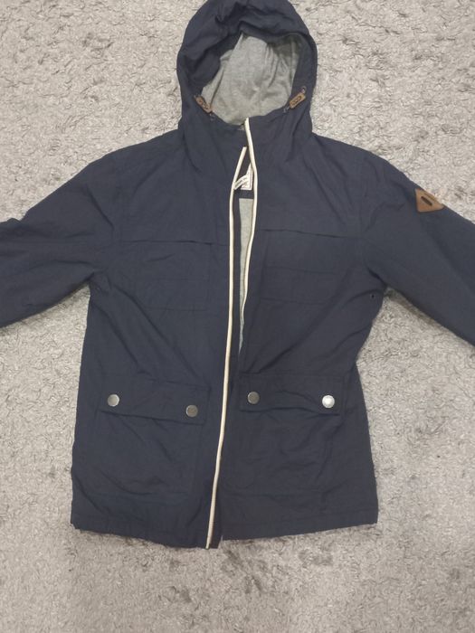 Продам легеньку куртку фірми Next