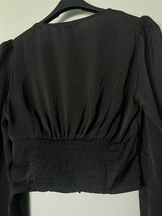 Elegancka czarna bluzka marki Stradivarius w rozmiarze XS 34