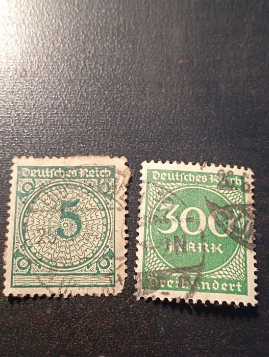 3 selos inflação 1923  - hiperinflação Alemanha 5 pfennig e 300 Mark