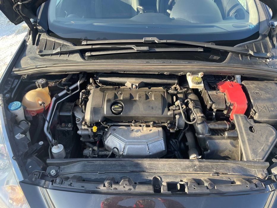 Peugeot 308  2008рік  1.6 бензин