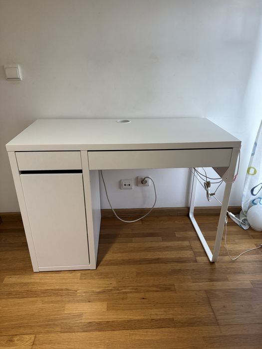 Secretaria moderna, espaçosa e resistente