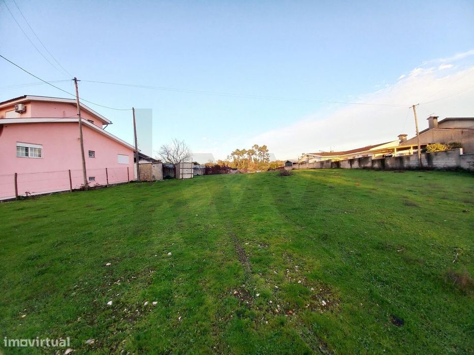 Terreno para construção de uma moradia junto á Pateira de Óis da Ribei