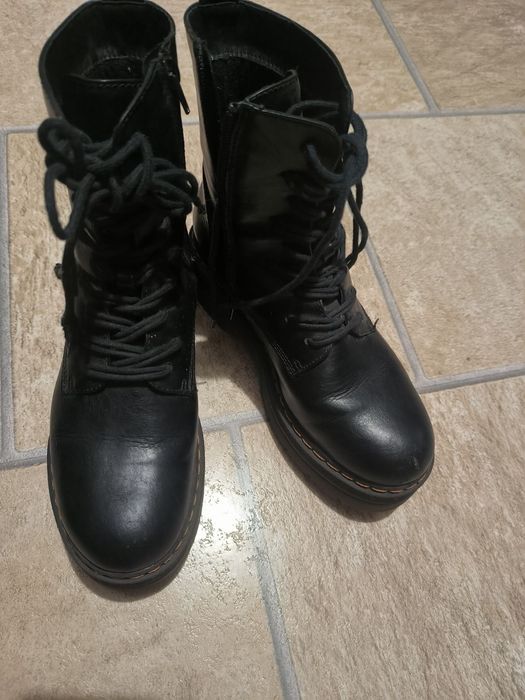 Glany damskie Martens