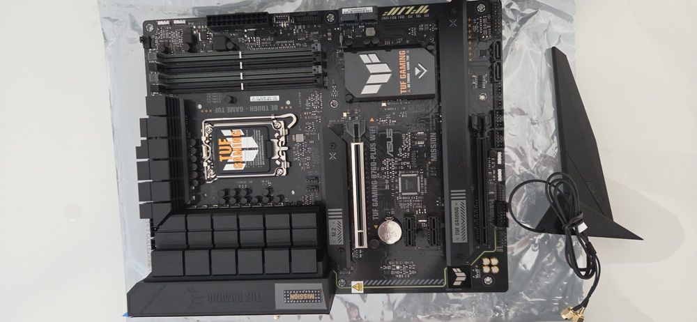 ASUS TUF Gaming B760-PLUS WIFI (DDR5 / LGA1700) – NOVA c/ Fatura