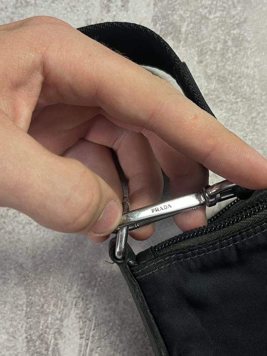 Нейлоновая оригинальная сумка Prada Tessuto