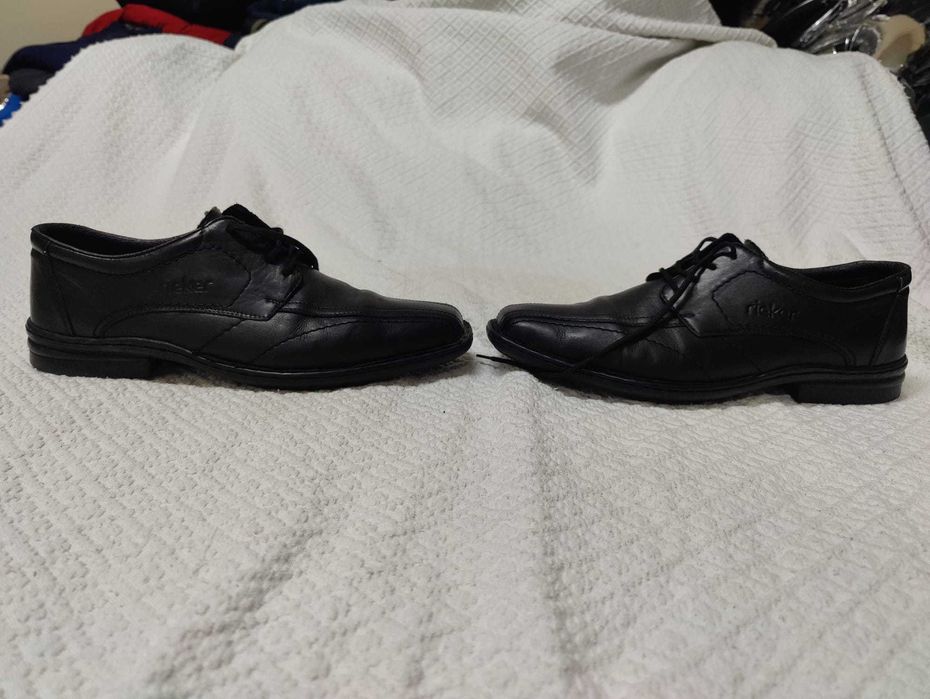Sapatos Rieker tam. 44 em muito bom estado.