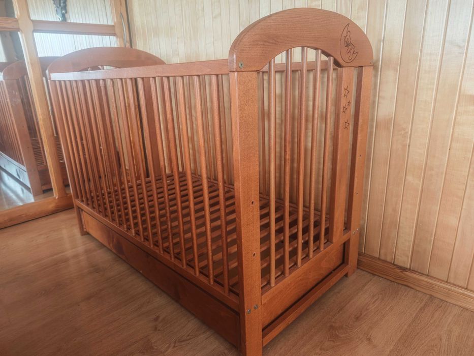 Łóżeczko drewniane
