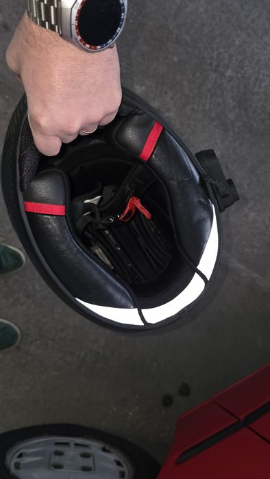 Capacete em carbono tamanho M