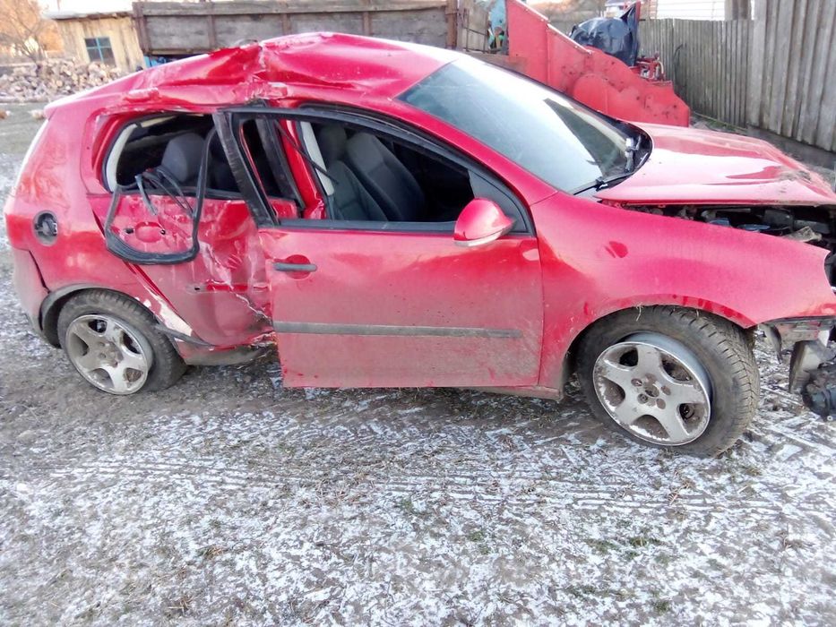 Продаю авто після ДТП - Volkswagen Golf 5 , 2004 рік, хетчбек