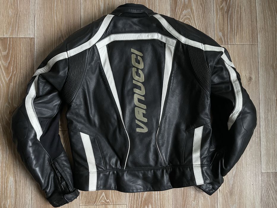 VANUCCI Топова мотокуртка в чудовому стані! 50-52 розмір