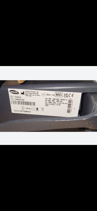 Подъемник для людей с ограниченными возможностями передвижения.
С акку