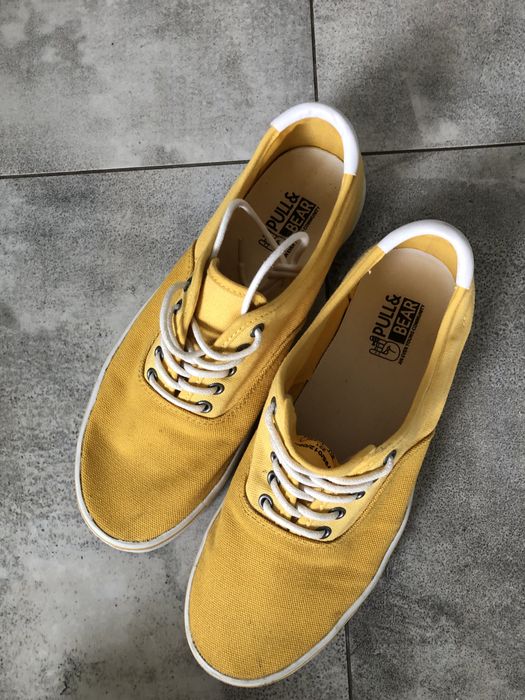 Buty męskie żółte Bershka