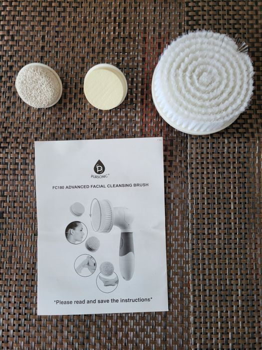 Електрическая щетка для очищення лица