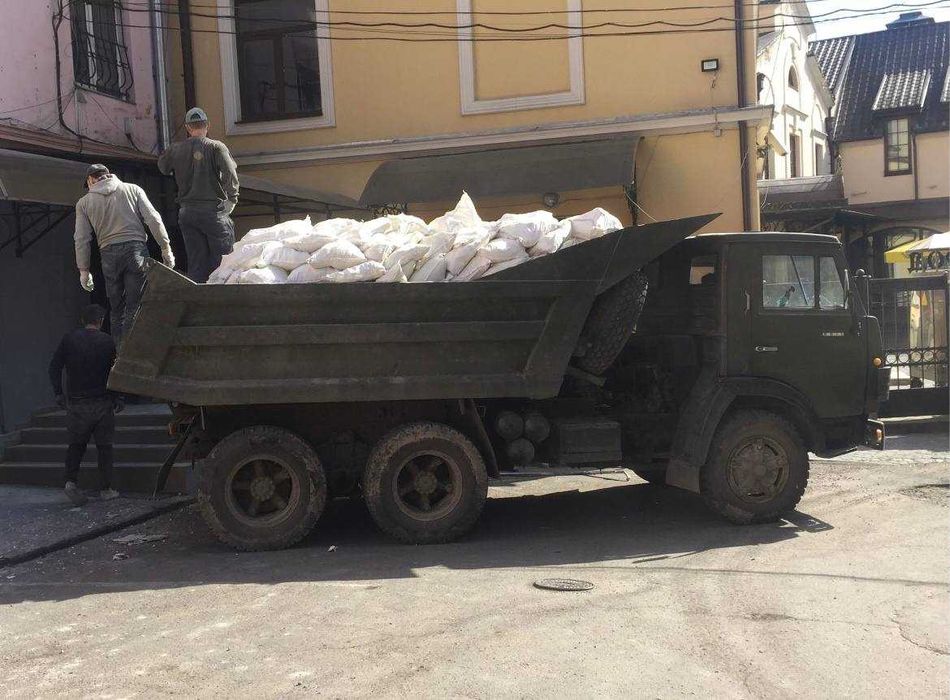 Вивіз сміття самоскидом КамАЗ +Бригада вантажників для завантаження