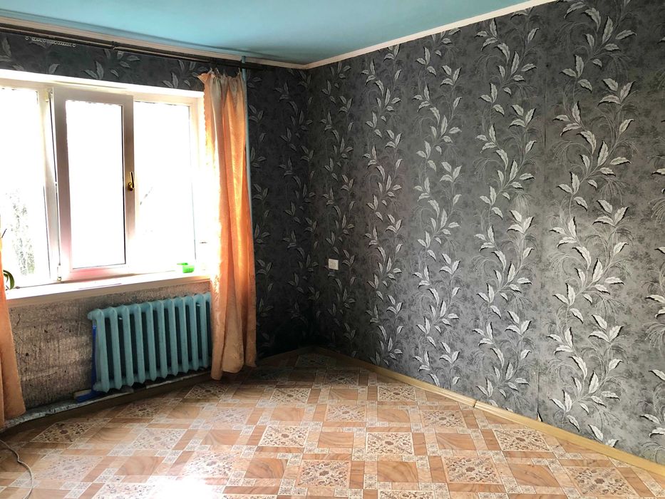 Продам дві кімнати в гуртожитку,р-н"Житломасив",вул.Металістів,буд.2