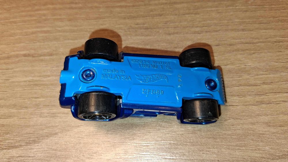 Hot Wheels Buggy 52 Niebieski Z Tylnym Spoilerem