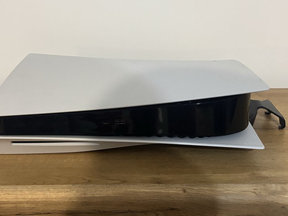 PlayStation 5 PS5 + pad + gry PS4/PS5 – zestaw, ideał