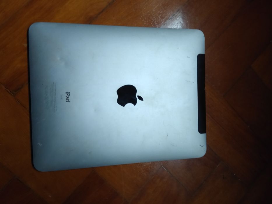 Apple iPad 3 geração 32gb para peças ou reparação