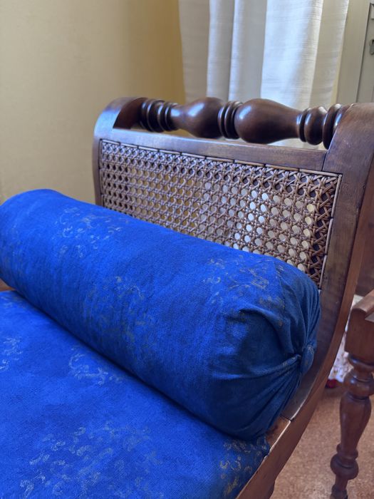 Divan vintage em tecido azul