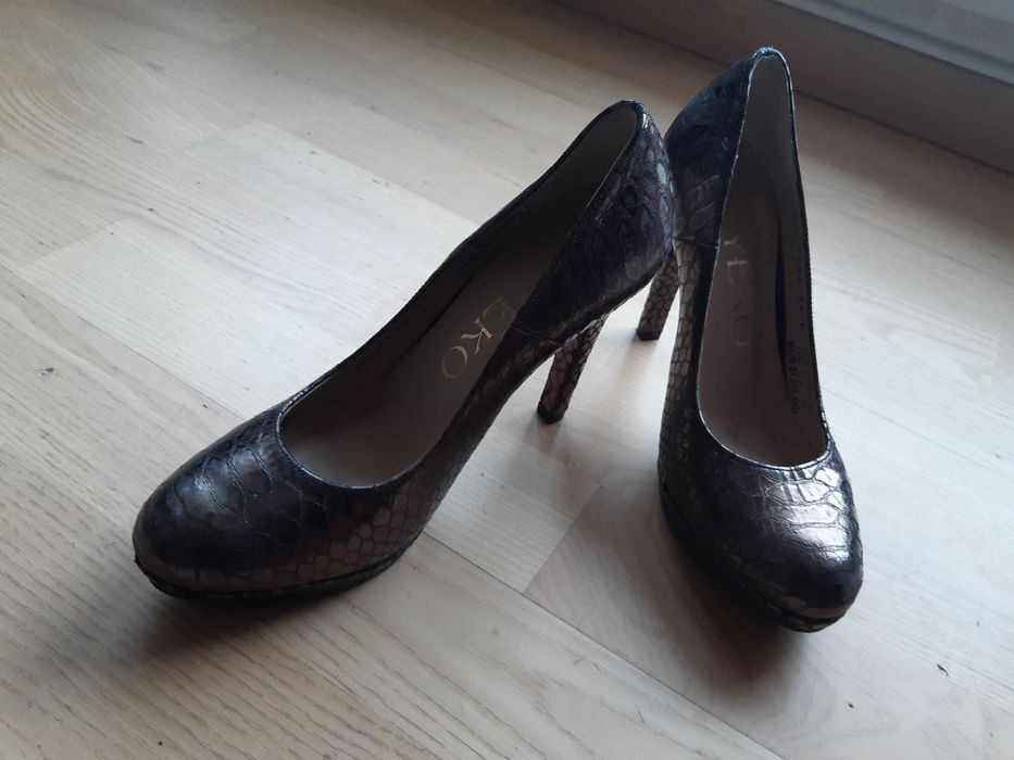 Szpilki Ryłko 36, skóra węża, stare złoto/metaliczne