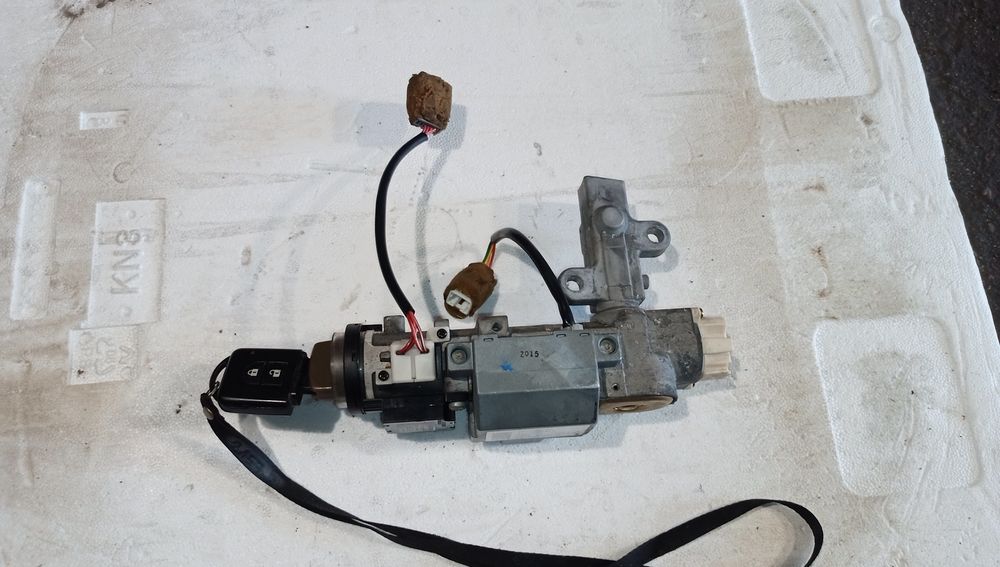 Nissan pathfinder stacyjka atomat