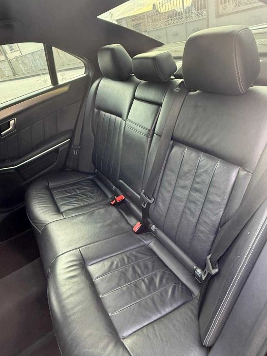 Mercedes-Benz E220 AMG 9G-Tronic