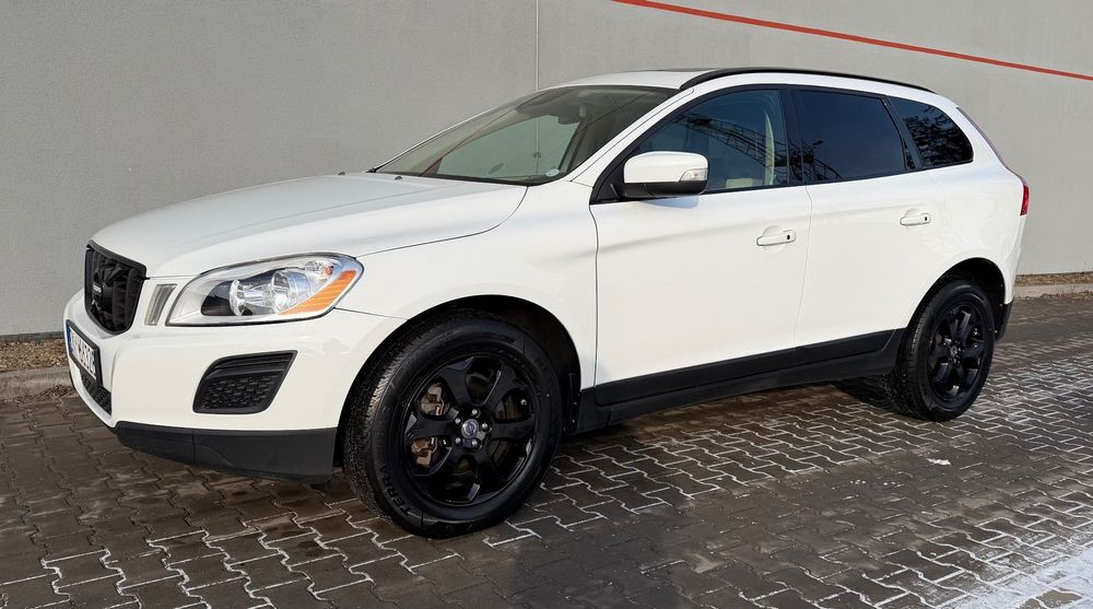 Volvo XC 60 3.2 Benzyna Ładny Stan Mały Przebieg