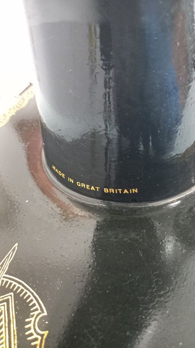 Cabeça de máquina de costura muito antiga