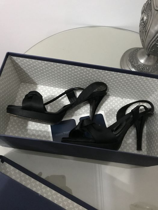 Sapato preto cetim