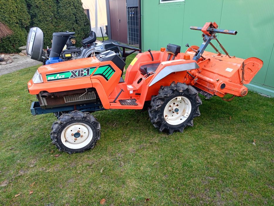Traktorek Kubota XB-1