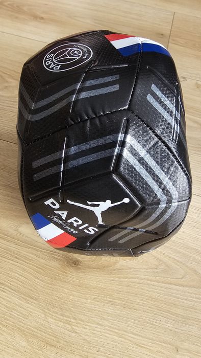 Pilka do piłki nożnej Jordan Paris