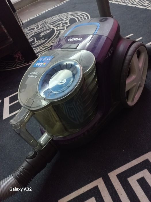 Markowy odkurzacz Philips-nowy model-Power-ProCompact.Cichy i  mocny.