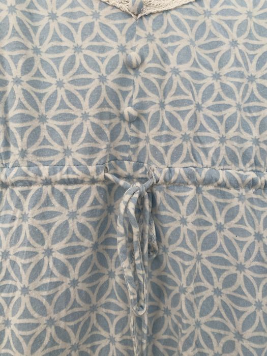 Vestido azul e branco da Quiksilver